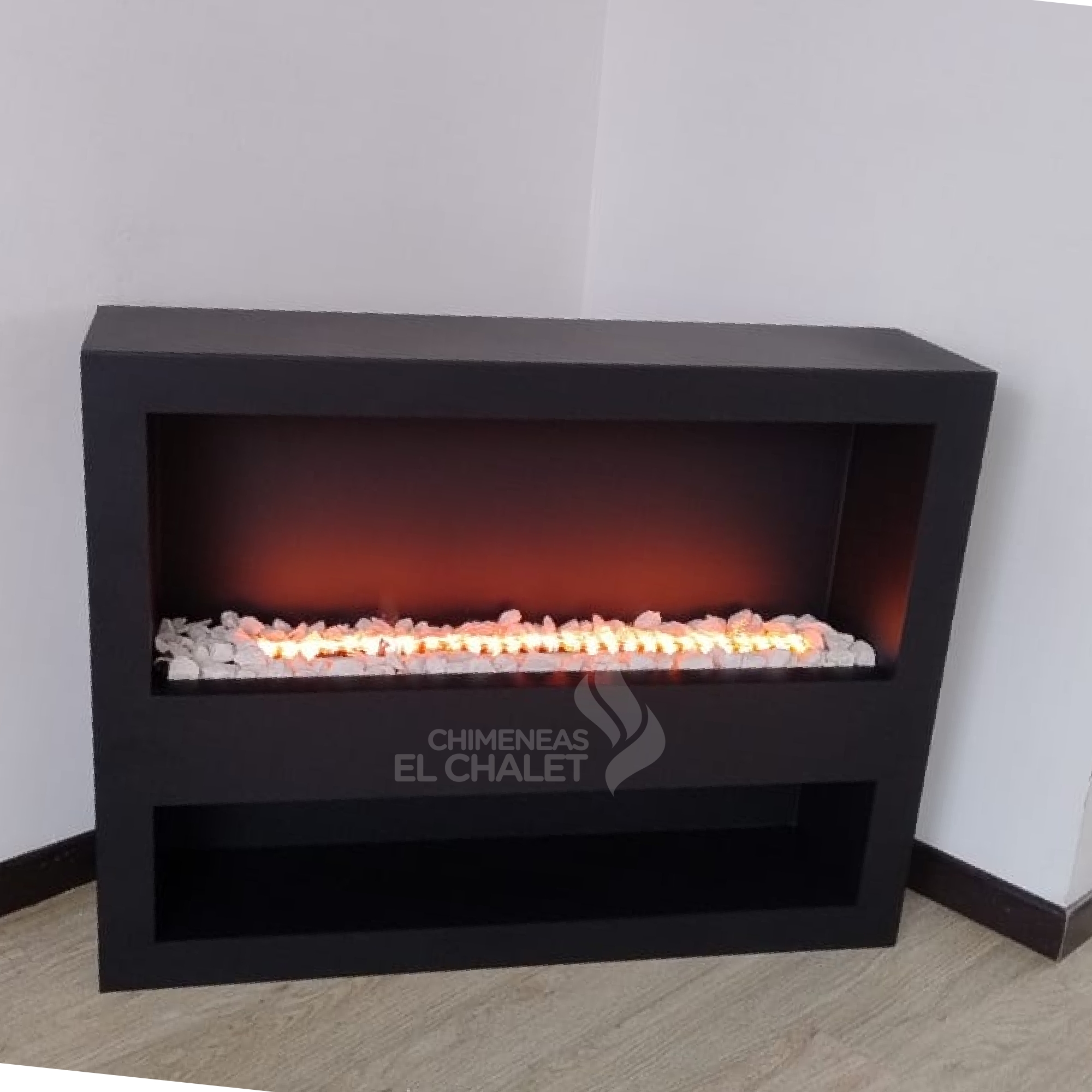 Chimenea eléctrica moderna con piedras decorativas iluminadas.